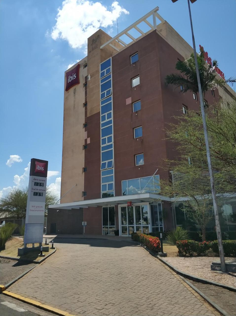 Hotel Ibis Линс Экстерьер фото